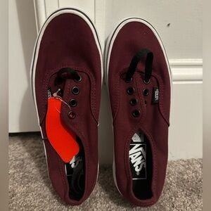 Cool Vans women size 5.5 men's size 4 maroon lace up low top sneakers new